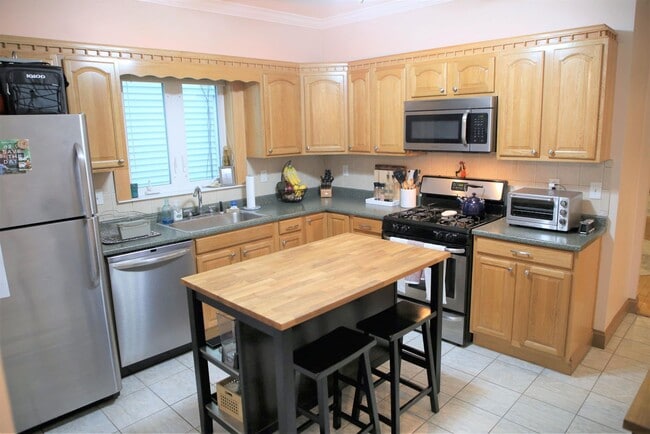 590 Main St, Unit 1