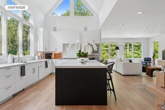 28 Wheelock Walk in East Hampton, NY - Building Photo - Building Photo