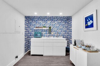 1100 West Ave in Miami Beach, FL - Building Photo - Building Photo