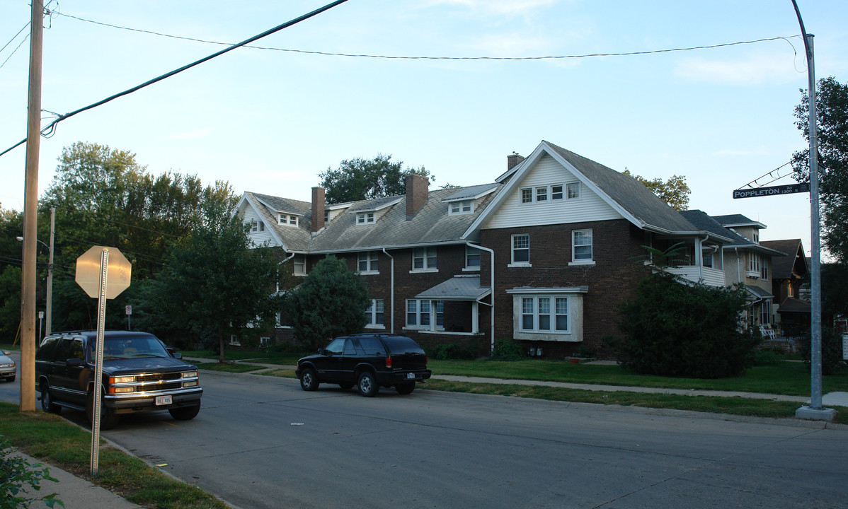 3308 Poppleton Ave in Omaha, NE - Building Photo