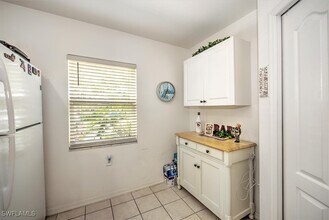 12171 Summergate Cir in Ft. Myers, FL - Foto de edificio - Building Photo
