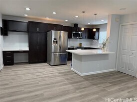 1518 Thurston Ave in Honolulu, HI - Building Photo