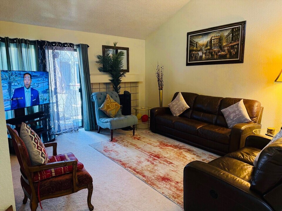 6434 Buena Vista Dr, Unit B in Newark, CA - Building Photo
