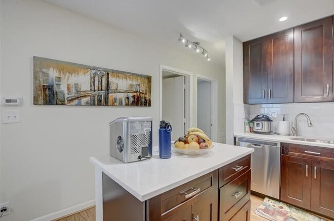 2990 NE 16th Ave in Oakland Park, FL - Building Photo - Building Photo