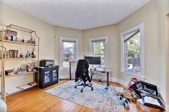 24 Crescent St, Unit 1 in Cambridge, MA - Building Photo - Building Photo