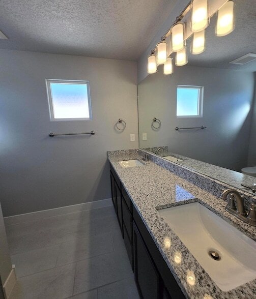 4022 Silver Springs Road NE in Rio Rancho, NM - Foto de edificio - Building Photo