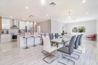 1731 NE 172nd St in North Miami Beach, FL - Building Photo - Building Photo