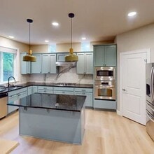 110 Ilwaco Pl SE in Renton, WA - Building Photo - Building Photo