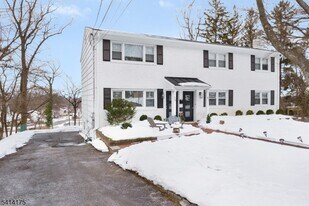 39 Park Terrace in Caldwell, NJ - Building Photo