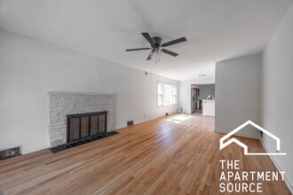 1749 E 71st Pl in Chicago, IL - Building Photo - Building Photo