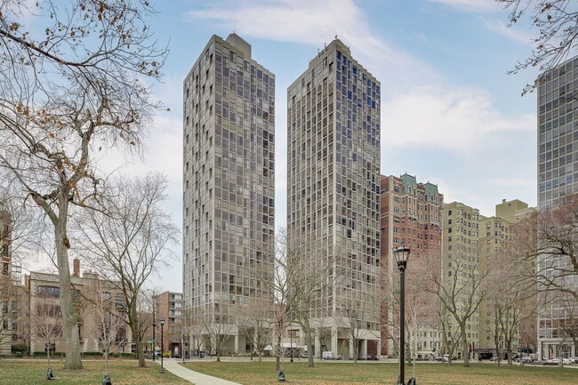 property at 345 W Fullerton Pkwy