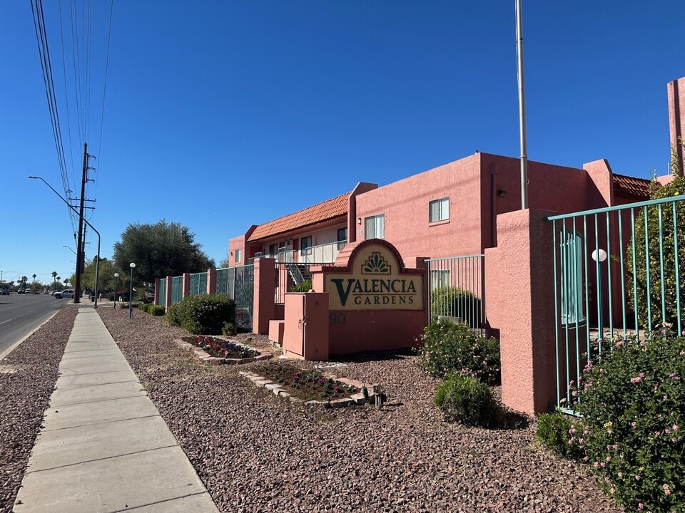 Valencia Gardens Apartments in Tucson, AZ - Building Photo
