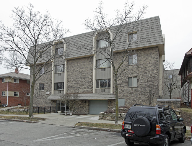 Murray Court Apartments in Milwaukee, WI - Building Photo - Building Photo