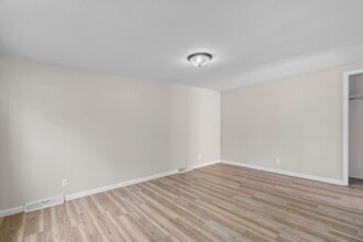 827 Williston Ave in Waterloo, IA - Building Photo - Building Photo