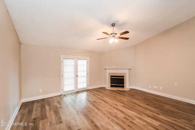 576 Thornberry Rd in Orange Park, FL - Building Photo - Building Photo