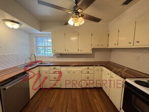 990 N McCart St in Stephenville, TX - Building Photo - Building Photo