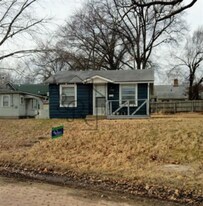 1728 S Walnut St in Pittsburg, KS - Building Photo