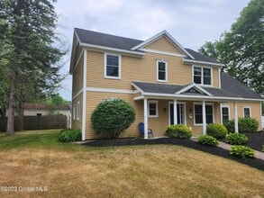 48 Wright St in Saratoga Springs, NY - Building Photo - Building Photo