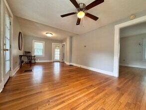 319 Berlin St in East Berlin, CT - Building Photo - Building Photo