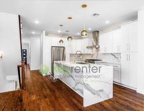275 Travers Pl in Lyndhurst, NJ - Building Photo - Building Photo