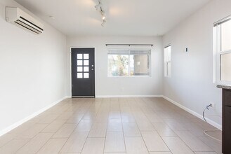 626 Benton Wy in Los Angeles, CA - Building Photo - Building Photo
