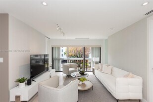 255 Galen Dr in Key Biscayne, FL - Building Photo