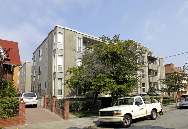 366 Bellevue Ave in Oakland, CA - Foto de edificio - Building Photo