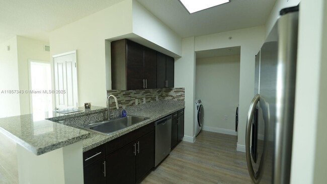 property at 987 SW 37th Ave