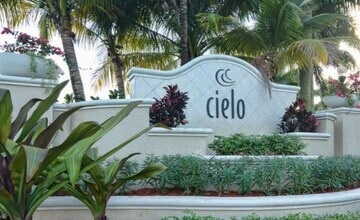 5021 Vine Cliff Way W in Palm Beach Gardens, FL - Building Photo - Building Photo