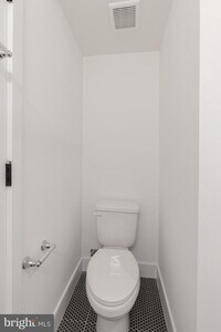 2418 W Jefferson St photo'