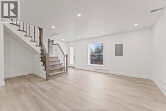 702 Pierre Ave in Windsor, ON - Building Photo - Building Photo