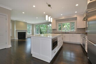 117 Brown Rd in Scarsdale, NY - Foto de edificio - Building Photo