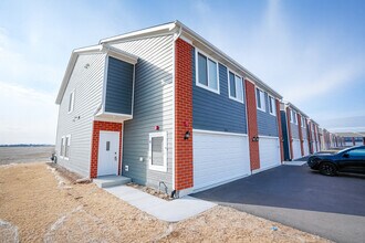 1241 Gillespie Ln in Yorkville, IL - Building Photo - Building Photo