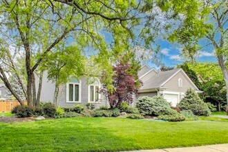 167 Southfield Dr in Vernon Hills, IL - Building Photo - Building Photo