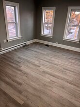 78 E Broad St in East Stroudsburg, PA - Foto de edificio - Building Photo