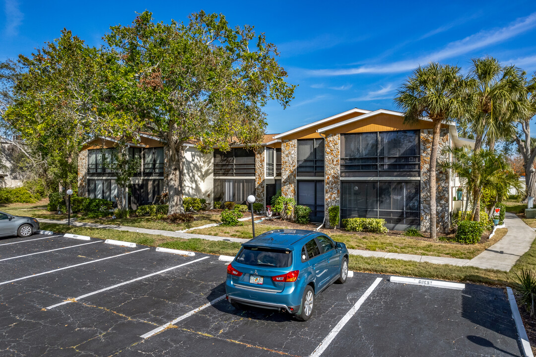 Morton Village Condominium in Bradenton, FL - Building Photo