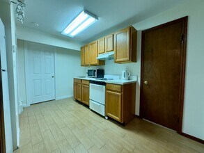 25 Paddock St in North Babylon, NY - Foto de edificio - Building Photo