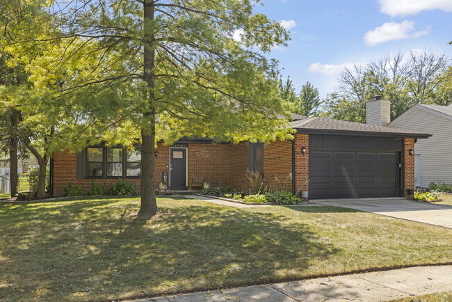 1416 Sunnybrook Dr in Naperville, IL - Building Photo - Building Photo