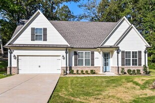 2701 Maple Hill Dr in Nesbit, MS - Building Photo