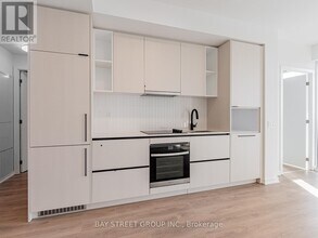 1285 Dupont St in Toronto, ON - Building Photo - Building Photo