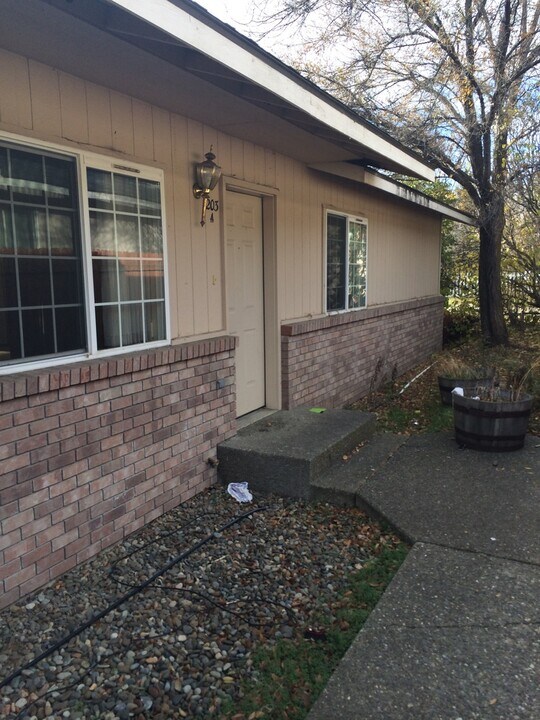 203 S Maple St in Ellensburg, WA - Building Photo