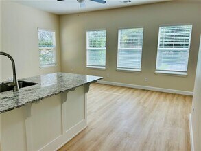 518 Crutcher St in Springdale, AR - Building Photo - Building Photo