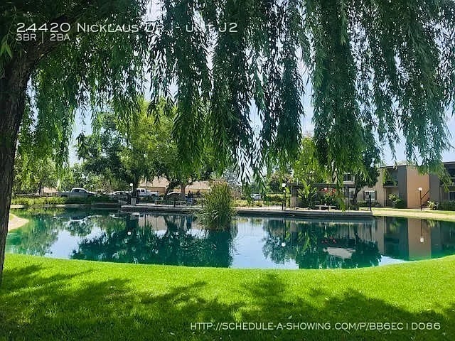24420 W Nicklaus Dr in Santa Clarita, CA - Foto de edificio - Building Photo