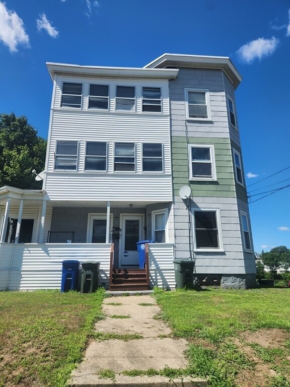 17 Elm St in Leominster, MA - Building Photo - Building Photo