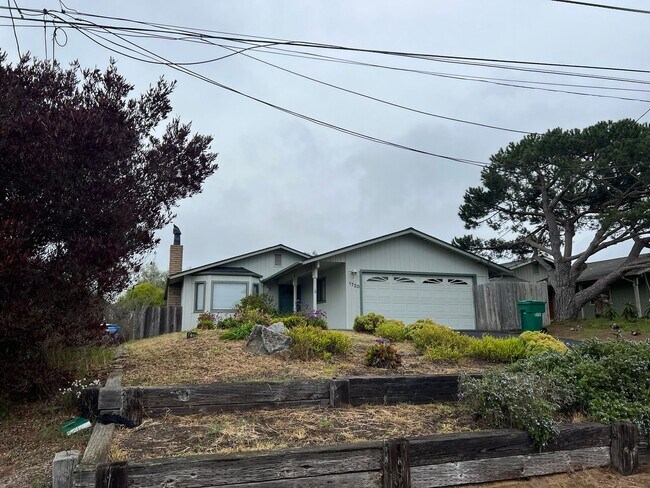 property at 1720 8th St