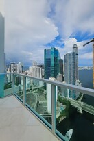 31 SE 5th St, Unit 4314 in Miami, FL - Building Photo