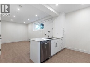 2644 Chesterfield Ave in North Vancouver, BC - Building Photo - Building Photo