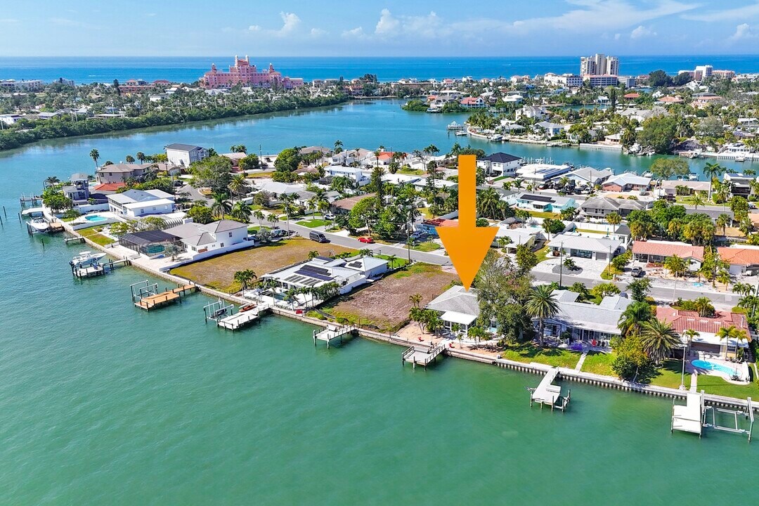 3536 Belle Vista Dr E in St Pete Beach, FL - Building Photo