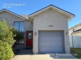 3740 Holburn St in Windsor, ON - Building Photo