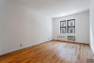 205 E 89th St in New York, NY - Building Photo - Building Photo